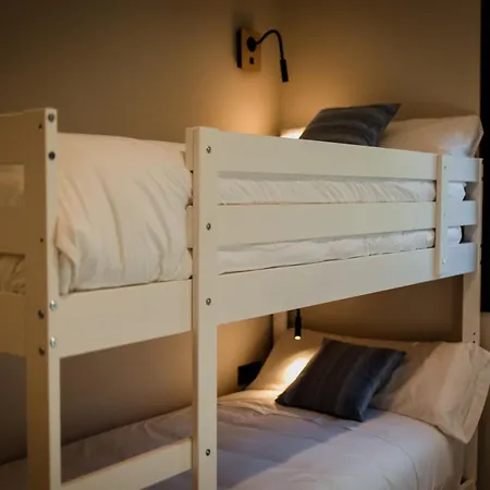 Newly Built 5 Bdrm Cozy In