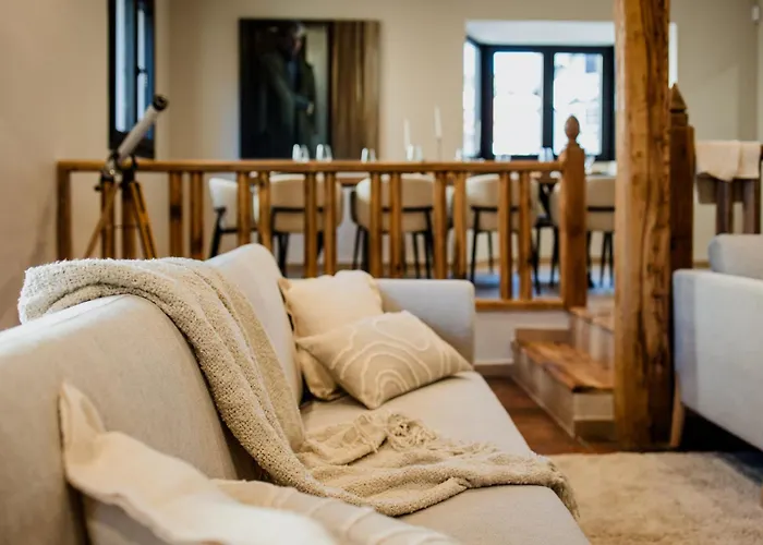 Newly Built 5 Bdrm Cozy In 公寓