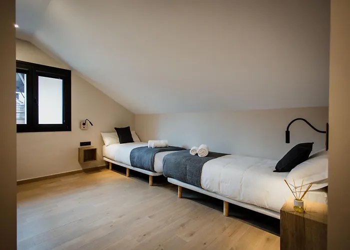 Newly Built 5 Bdrm Cozy In 公寓 *