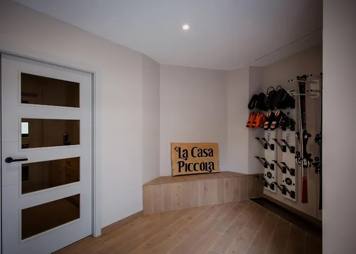 Newly Built 5 Bdrm Cozy In 公寓