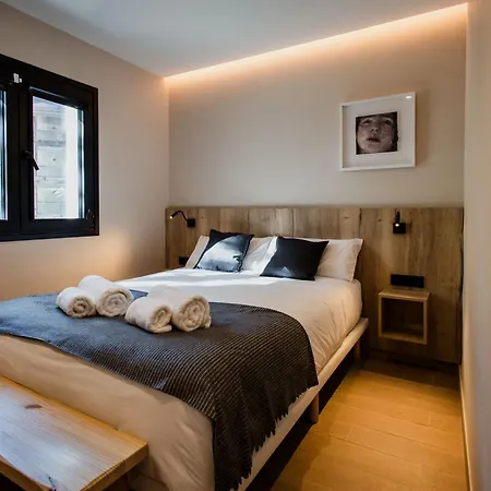 Newly Built 5 Bdrm Cozy In Daire *