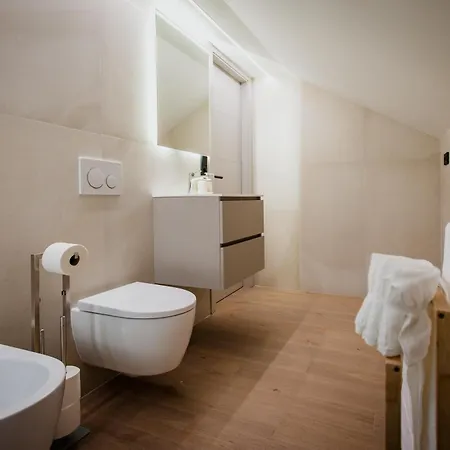 Newly Built 5 Bdrm Cozy In Daire Sierra Nevada