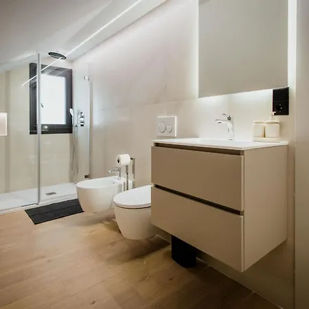 Newly Built 5 Bdrm Cozy In Daire Sierra Nevada