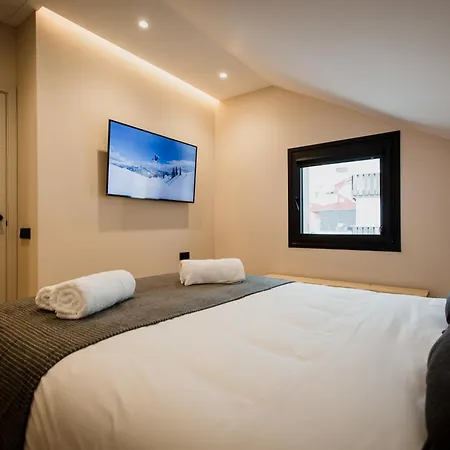 Newly Built 5 Bdrm Cozy In *