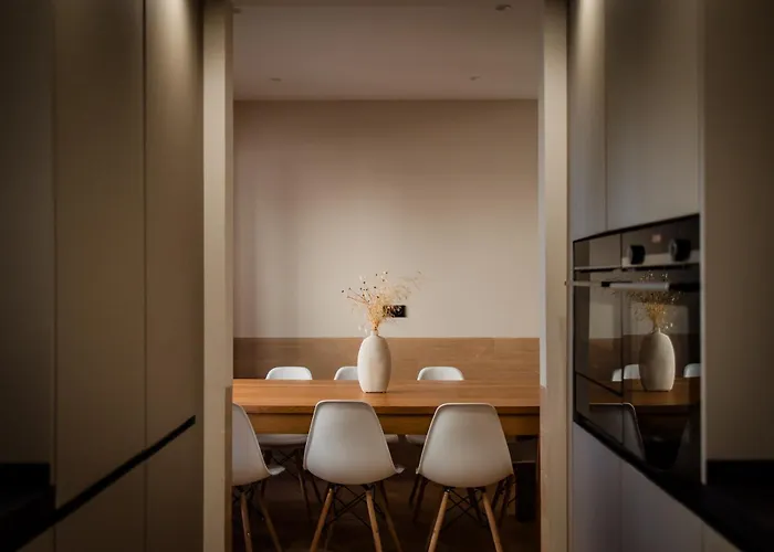 Newly Built 5 Bdrm Cozy In