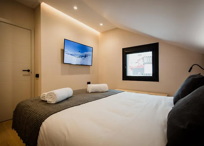 Newly Built 5 Bdrm Cozy In *