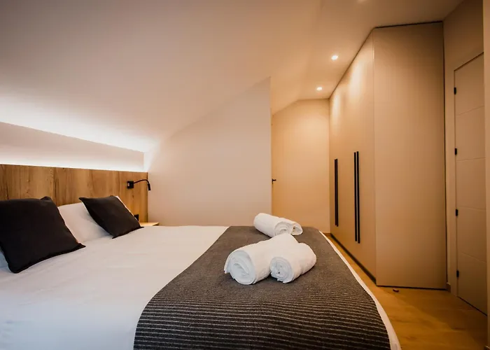 Newly Built 5 Bdrm Cozy In