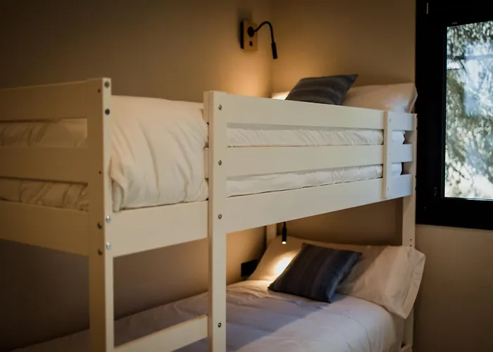 Newly Built 5 Bdrm Cozy In